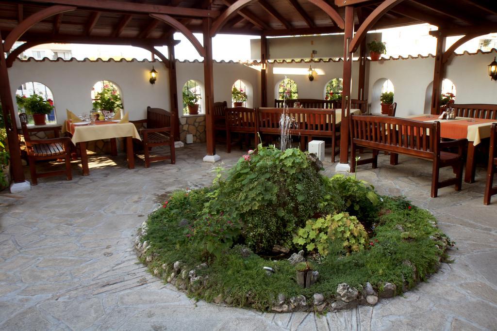 Family Hotel St. Constantine&Helena Iwajlowgrad Exterior foto