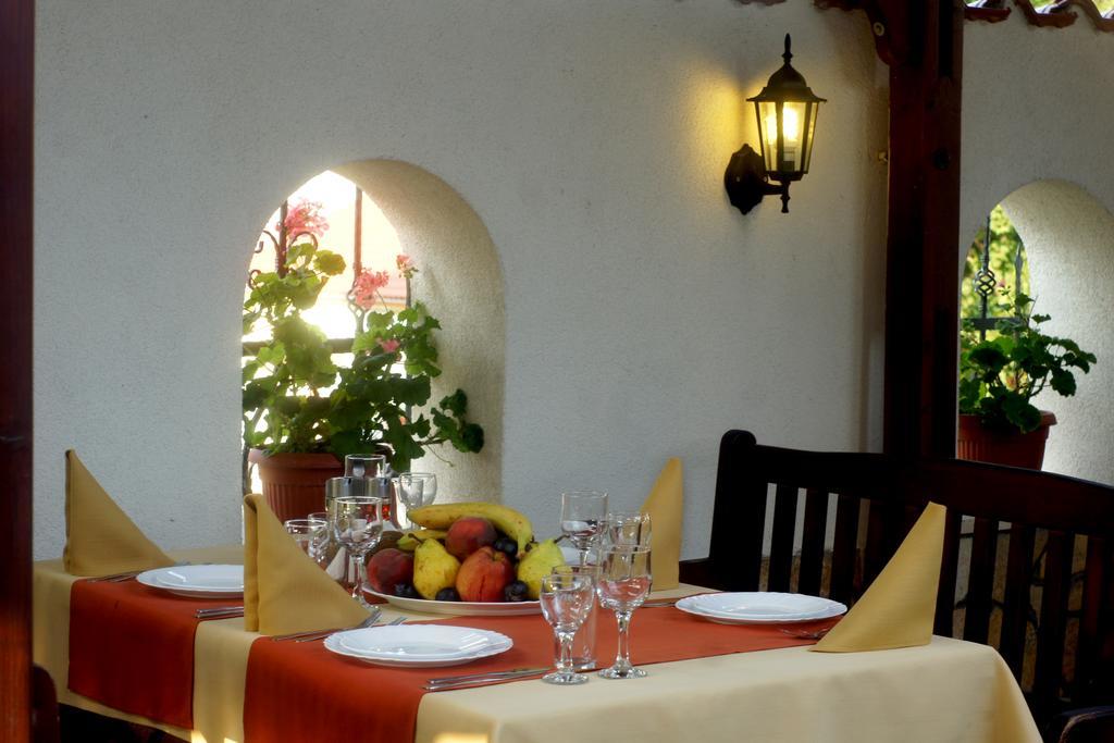 Family Hotel St. Constantine&Helena Iwajlowgrad Exterior foto