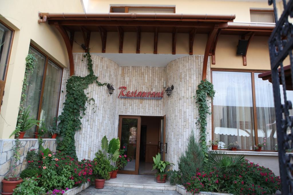 Family Hotel St. Constantine&Helena Iwajlowgrad Exterior foto